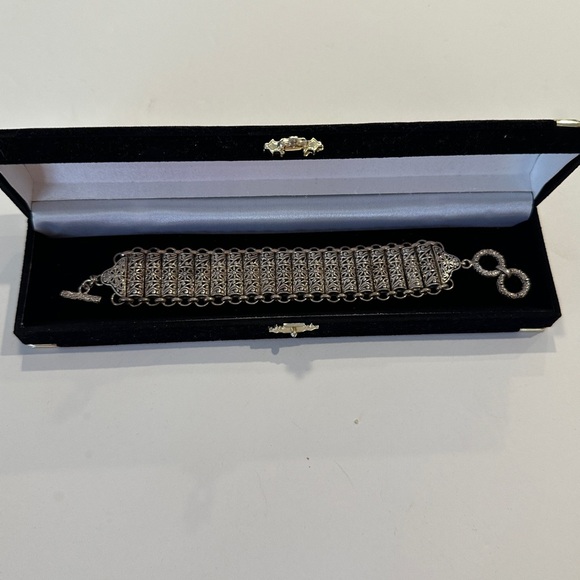 Vintage Sterling Silver Filigree Bracelet Floral Heavy Toggle Closure - Picture 11 of 12